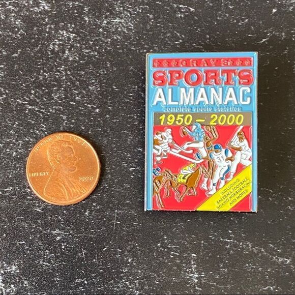 Back to the Future Almanac Pin/ Brooch - Picture 3 of 4